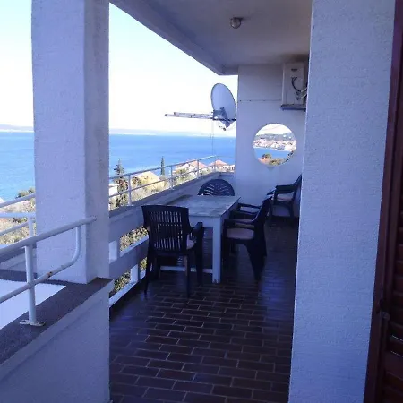 Apartment Tino *