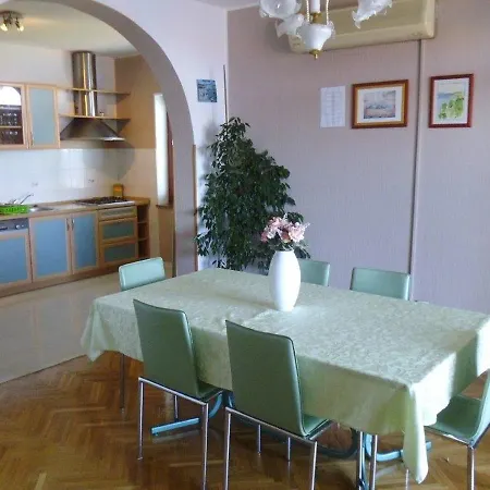 Apartment Tino Kali