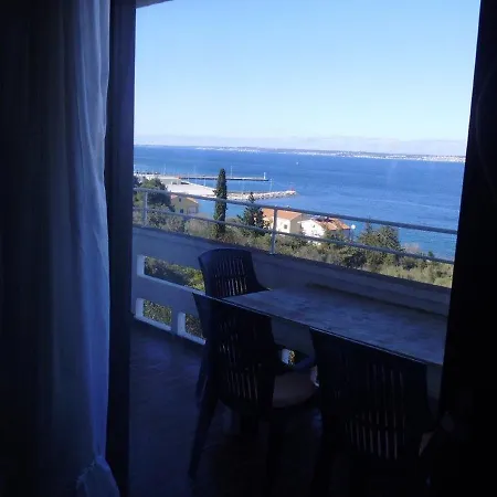 Tino Apartment *
