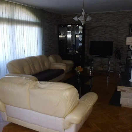 Apartament Tino Kali